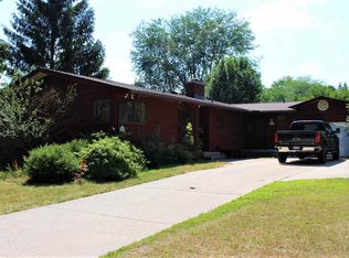 2507 Lucky Ct, Midland, MI 48642