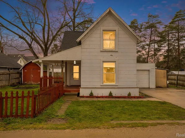 706 River St, Owosso, MI 48867