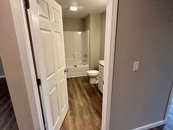4th image of 215 Cane Creek Ln #208