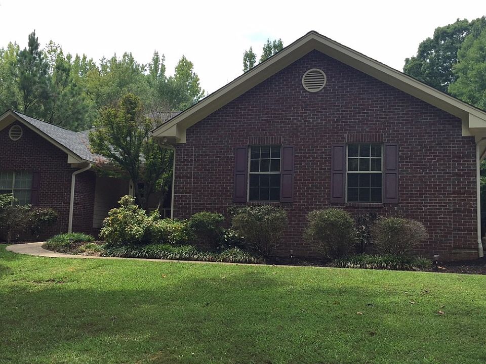 1st image of 302 Woodridge Pl