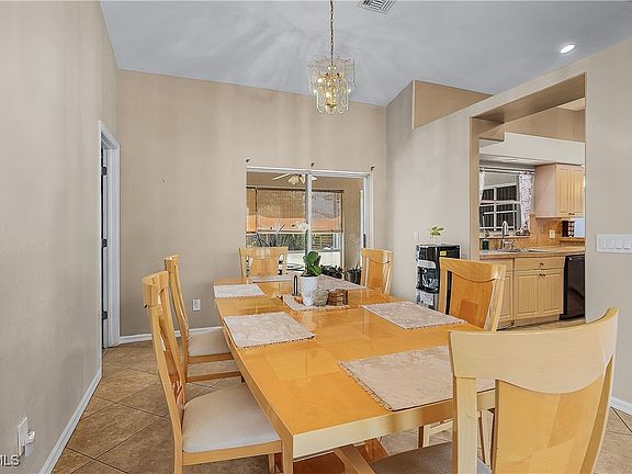 4th image of 2221 SE 5th Pl