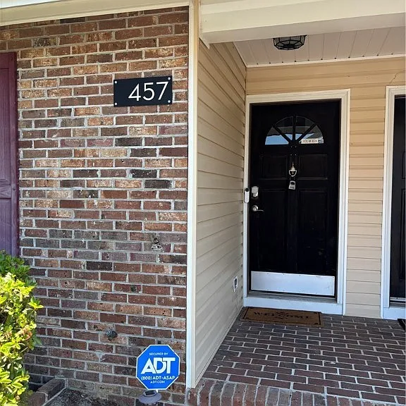 457 Lands End Rd — Photo 2