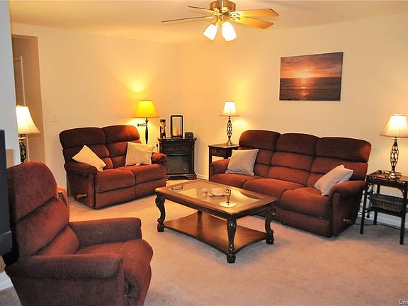 5th image of 124 N Route 303 Unit 8