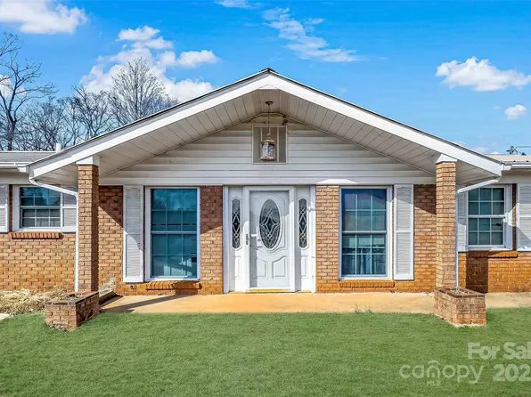 235 Cherokee Way, Marion, NC 28752