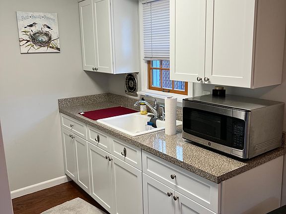 2nd image of 168 Memphis Ave Floor 1