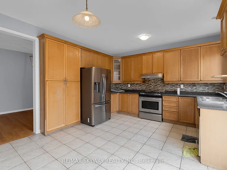 16 Raccoon St — Photo 11