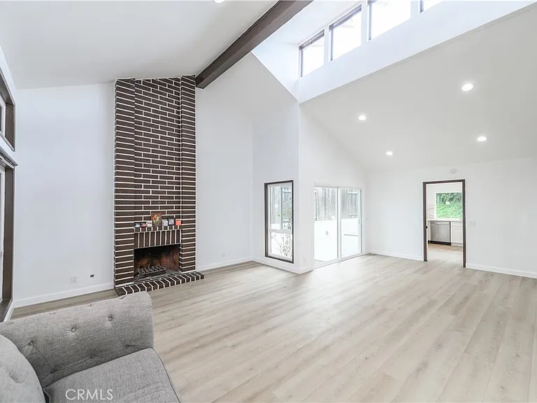 5016 Paseo De Vega — Photo 17