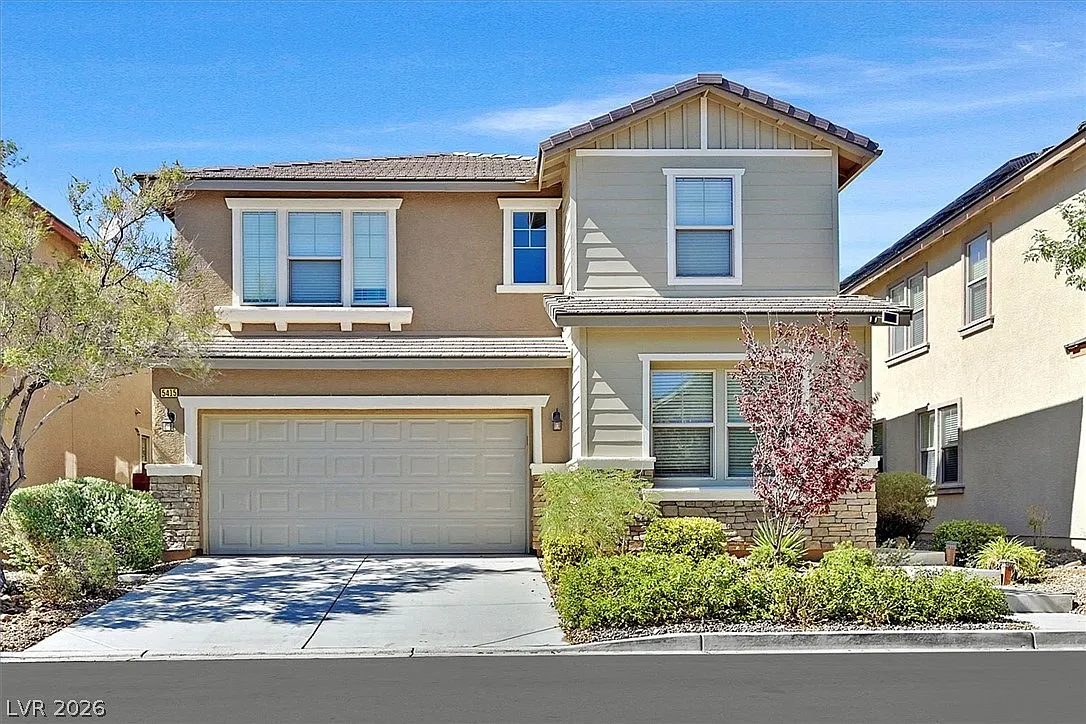 3 bed, 2.5 bath, 2816 sqft, $2,500 — Photo 1