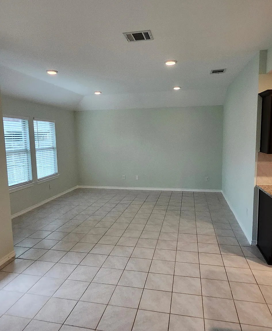 4 bed, 1807 sqft, $2,000 — Photo 3