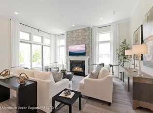 60 Pasture Dr #77, Farmingdale, NJ 07727