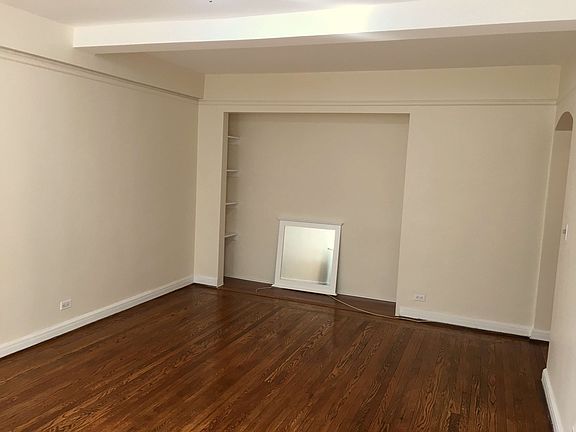 2nd image of 333 W 56th St APT 4K