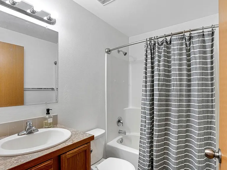 1409 W Electra St — Photo 18