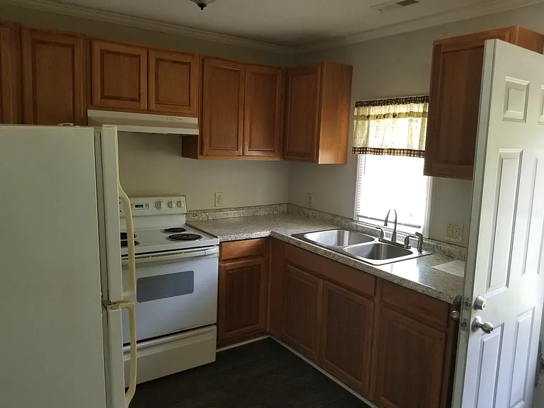 135 Gore Rd #B — Photo 6