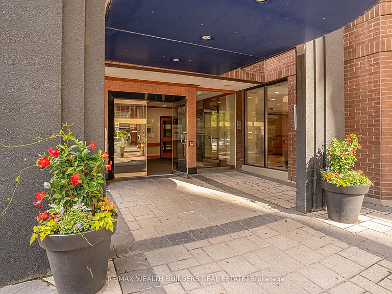 633 Bay St #803 — Photo 8