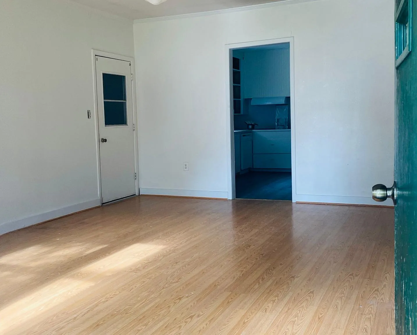 917 N Anna St — Photo 2