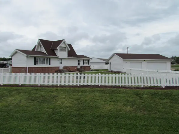 200 Meadowlark Ln, Kearney, NE 68845