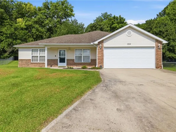 392 Hazelwood Dr, Warrensburg, MO 64093