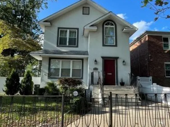 19603 42nd Ave, Flushing, NY 11358