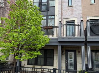 3445 N Whipple St, Chicago, IL 60618