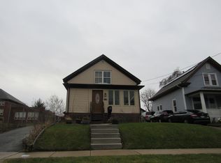 648 Woodlawn Ave, Aurora, IL 60506