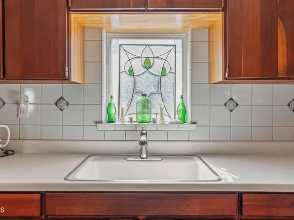 33051 Beal Ln, Fort Bragg, CA 95437