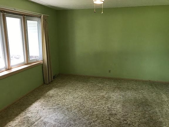 3rd image of 940 Lollypop Ln