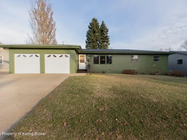 908 8th Ave W, Dickinson, ND 58601