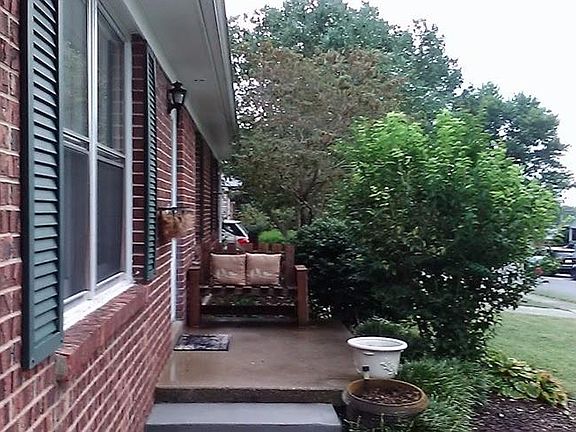 3rd image of 112 Briarwood Dr