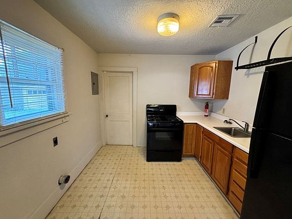 4th image of 1607 S Jenkins Ave