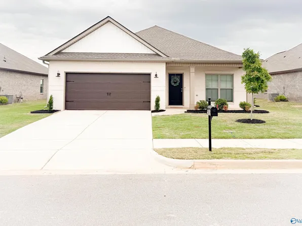 12494 Whitcomb Cir, Athens, AL 35613