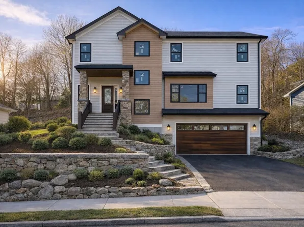 42 Woodbine Cir, Needham, MA 02494