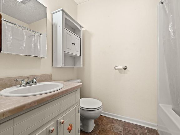 5th image of 135 Lena Beth Dr
