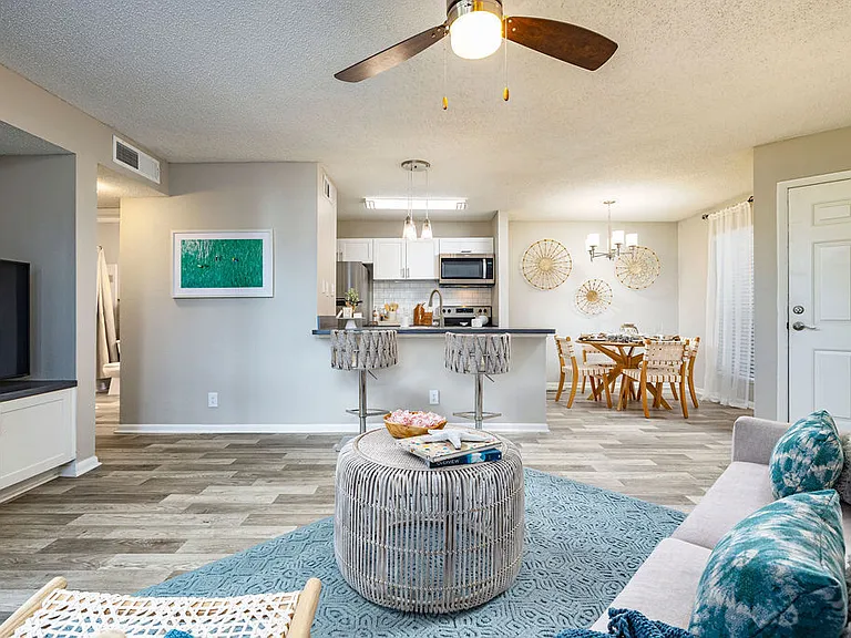 Lofton Place Apartments — Photo 40