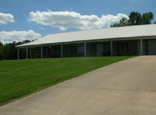 539 Old Country Farm Ln, Decaturville, TN 38329