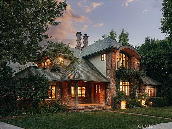 2nd image of 1095 Woodland Ave