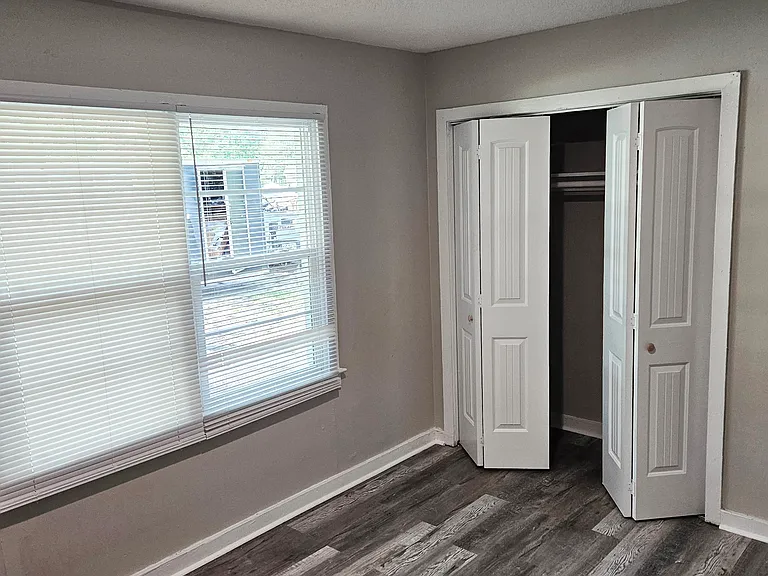 324 Rogers St — Photo 6