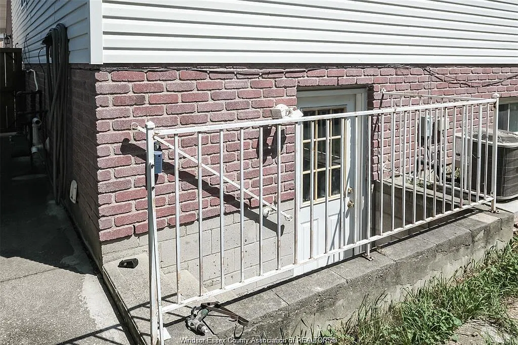 2 bed, $1,600 — Photo 2