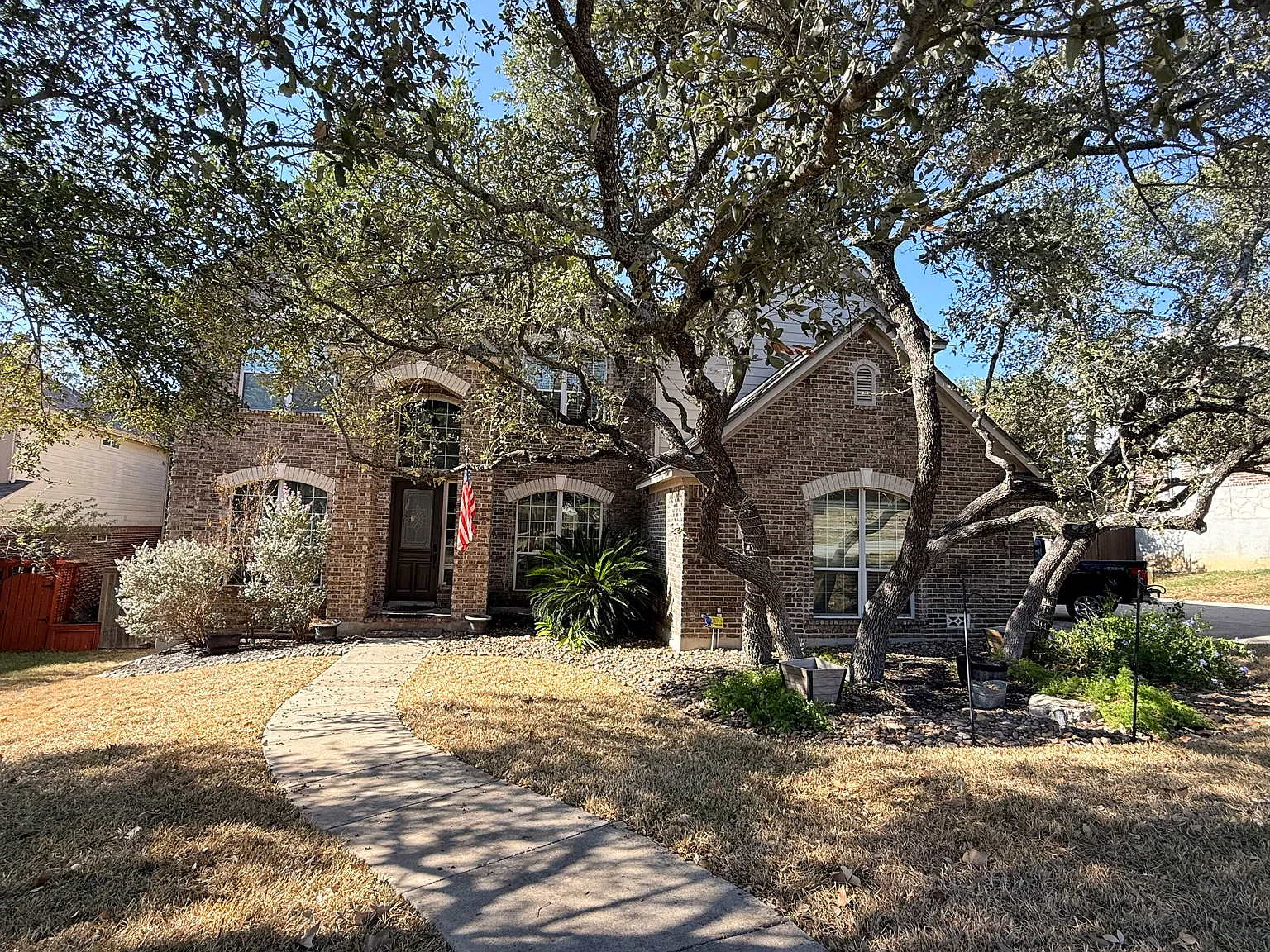 4 bed, 3389 sqft, $5,000 — Photo 3