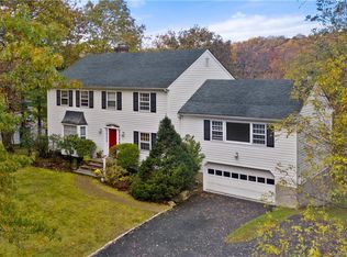 19 Kitchel Rd, Mount Kisco, NY 10549