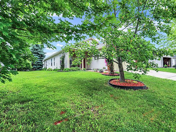 3rd image of 1777 Long Lake Dr