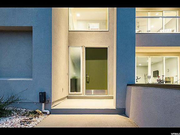 3rd image of 3796 E Thousand Oaks Cir