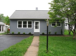 2 Wayne Cir, Camp Hill, PA 17011