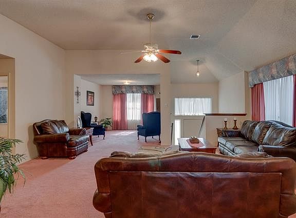 4th image of 1417 Chaucer Dr