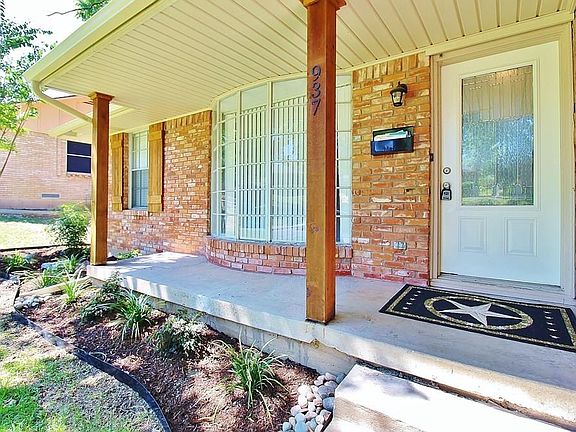 3rd image of 937 Ferncliff Trl