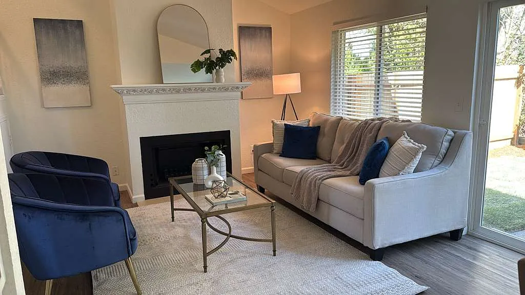 3 bed, 1200 sqft, $2,700 — Photo 1