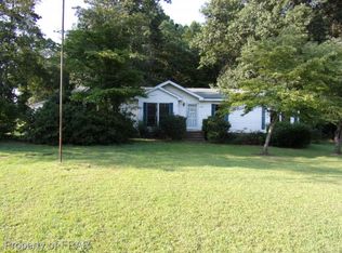 4000 Farmstead Dr, Sanford, NC 27332