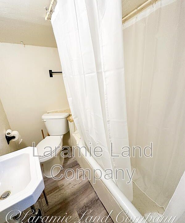 2nd image of 412 E Gibbon St #2