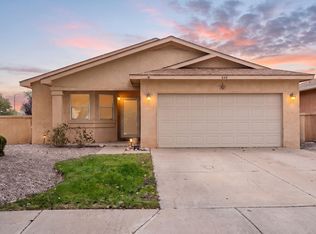 640 Santa Fe Meadows Dr NE, Rio Rancho, NM 87144