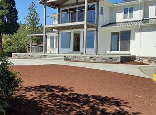 6185 Hillcrest Rd, Medford, OR 97504