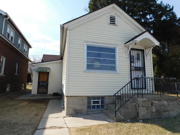 2457 North Holton STREET, Milwaukee, WI 53212